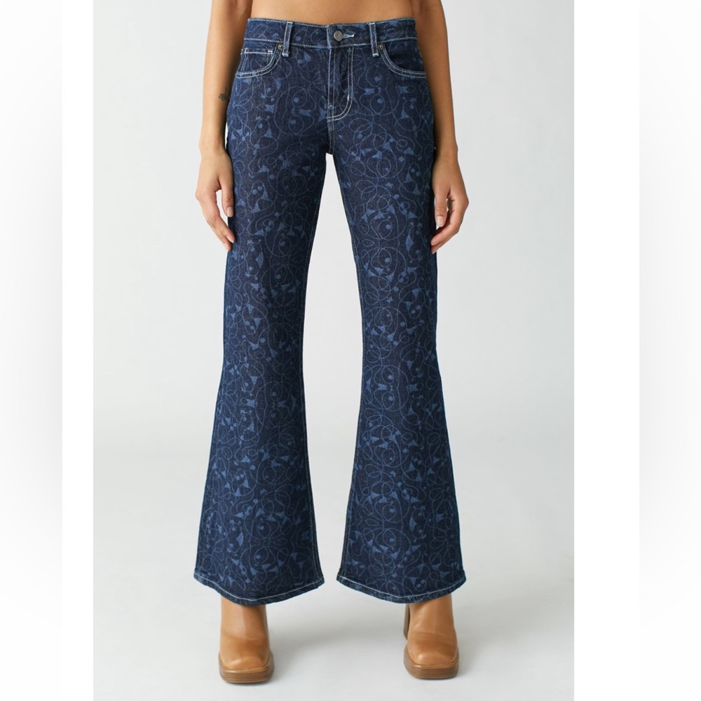 NWT UO Y2K Printed Swirly Low-Rise Flare Jeans